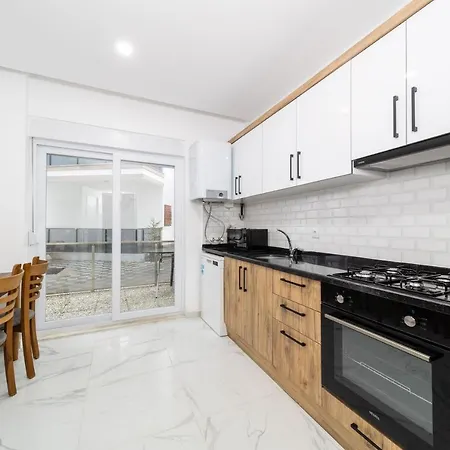 Central And Fresh Near Popular Attractions In Muratpasa, Daire Antalya